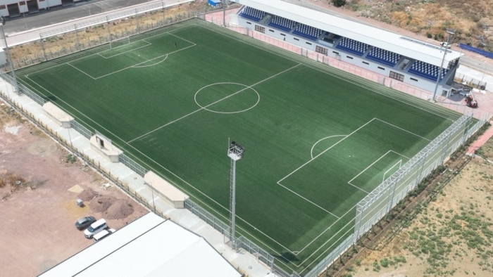 Büyükşehir’in sporda yatırım hamlesi hız kesmiyor;  Gençler için bir futbol sahası da Alikahya’ya